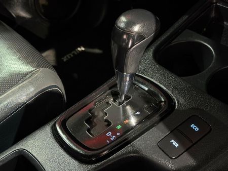 2023-Toyota-Hilux-28-GD-6-Raised-Body-Legend-4x4-Auto-Extended-Cab_8