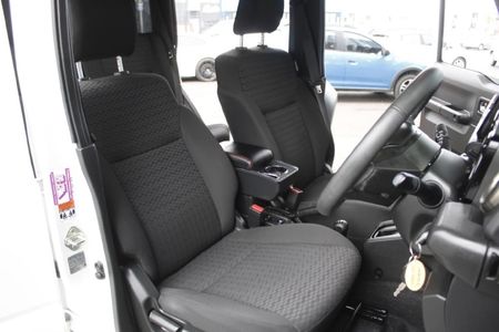2024-Suzuki-Jimny-15-GLX-AllGrip-5-Door-Auto_13
