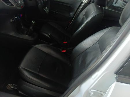 2017-Ford-Fiesta-10-EcoBoost-Ambiente-5-dr_12