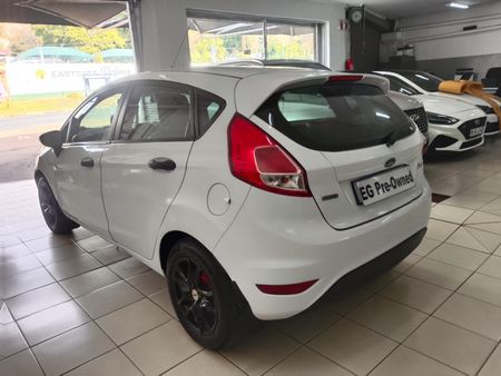 2017-Ford-Fiesta-10-EcoBoost-Ambiente-5-dr_4