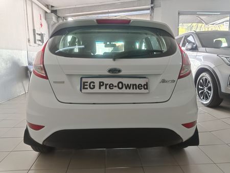 2017-Ford-Fiesta-10-EcoBoost-Ambiente-5-dr_5