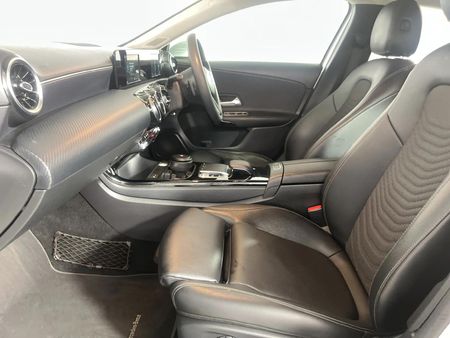 2019-Mercedes-Benz-A-Class-A-200-Auto_8
