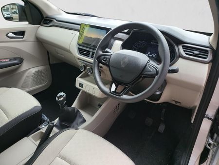 2026-Renault-Triber-10-Techno_13