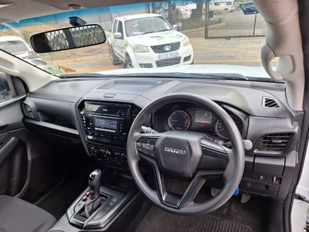 2024-Isuzu-D-Max-19-DDI-L-4x4-Auto-Single-Cab_13
