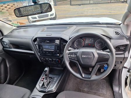 2024-Isuzu-D-Max-19-DDI-L-4x4-Auto-Single-Cab_16
