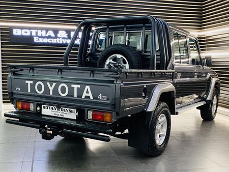 2023-Toyota-Land-Cruiser-79-40-Double-Cab_9