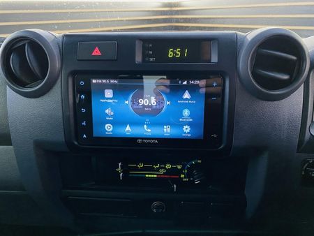 2023-Toyota-Land-Cruiser-79-40-Double-Cab_16