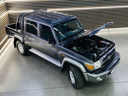 2023-Toyota-Land-Cruiser-79-40-Double-Cab_3