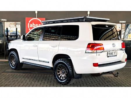 2016-Toyota-Land-Cruiser-200-45-D-V8-VX-Auto_4