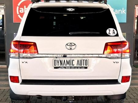 2016-Toyota-Land-Cruiser-200-45-D-V8-VX-Auto_5