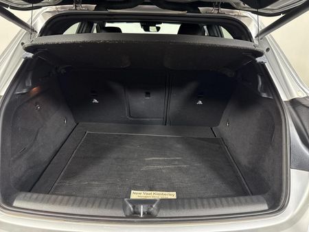 2018-Mercedes-Benz-GLA-200d-Auto_13