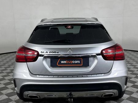 2018-Mercedes-Benz-GLA-200d-Auto_17