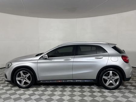2018-Mercedes-Benz-GLA-200d-Auto_18
