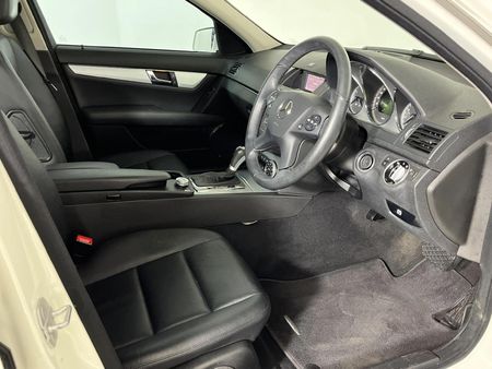 2011-Mercedes-Benz-C-Class-C-180-CGI-BE-Avantgarde-Auto_9