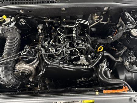 2015-Volkswagen-Amarok-20-BiTDI-Highline-132kW-Double-Cab_13