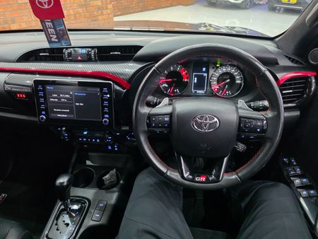2023-Toyota-Hilux-28-GD-6-GR-S-4x4-Auto-Double-Cab_7