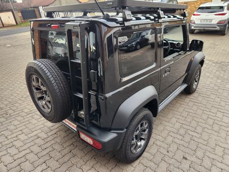 2024-Suzuki-Jimny-15-GLX-Auto_7