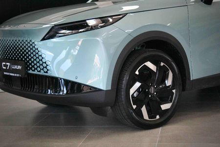 2026-Omoda-C7-16T-Luxury_5