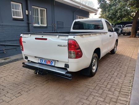 2023-Toyota-Hilux-24-GD-Single-Cab_3
