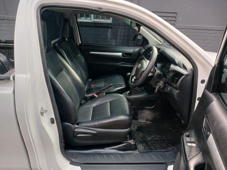 2023-Toyota-Hilux-24-GD-Single-Cab_8