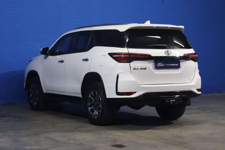 2023-Toyota-Fortuner-24-GD-6-RB-Auto_2