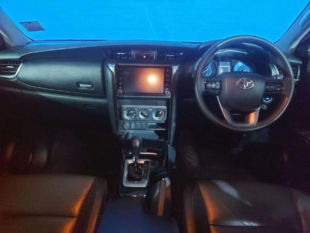 2023-Toyota-Fortuner-24-GD-6-RB-Auto_6