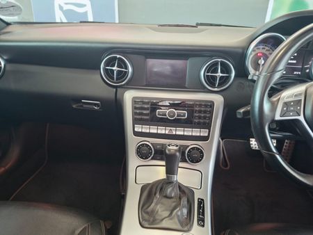 2011-Mercedes-Benz-SLK-200-Kompressor-Auto_10