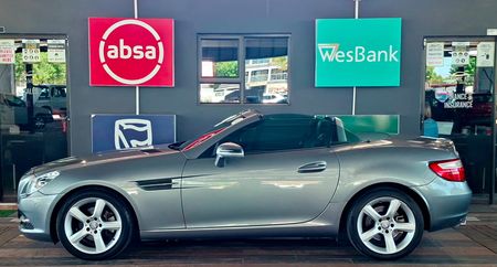 2011-Mercedes-Benz-SLK-200-Kompressor-Auto_3