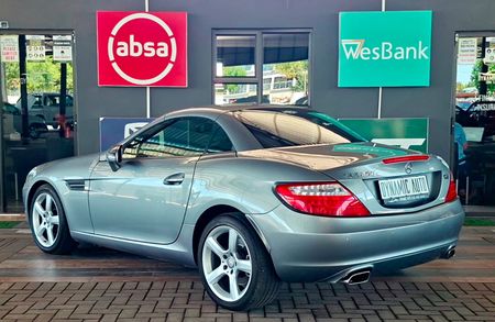 2011-Mercedes-Benz-SLK-200-Kompressor-Auto_4