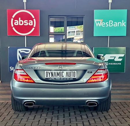 2011-Mercedes-Benz-SLK-200-Kompressor-Auto_5