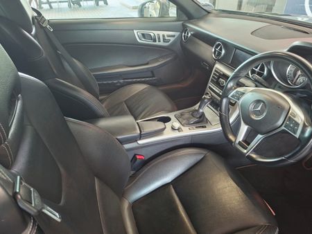 2011-Mercedes-Benz-SLK-200-Kompressor-Auto_8
