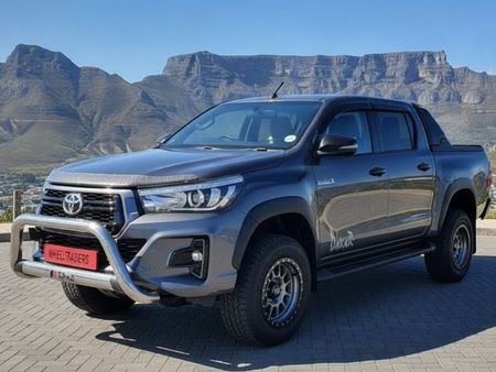 2018-Toyota-Hilux-Dakar_0