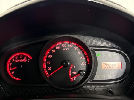 2011-Ford-Figo-14-Ambiente_1