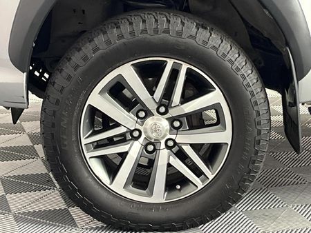 2017-Toyota-Hilux-28-GD-6-Raider-4x4-Double-Cab-Auto_4