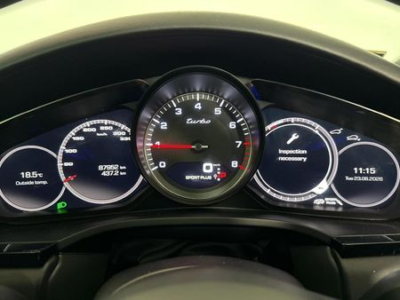 2019-Porsche-Cayenne-Turbo_2