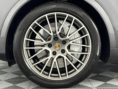 2019-Porsche-Cayenne-Turbo_4