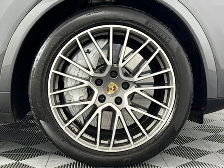 2019-Porsche-Cayenne-Turbo_5
