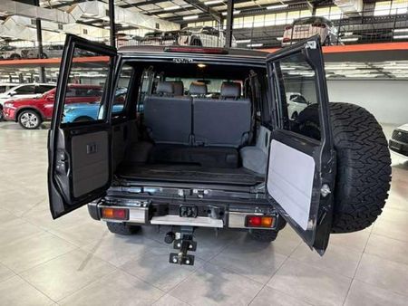 2025-Toyota-Land-Cruiser-76-28GD-6-Station-Wagon-VX_9