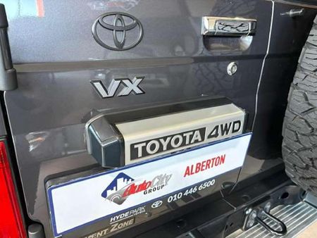 2025-Toyota-Land-Cruiser-76-28GD-6-Station-Wagon-VX_10