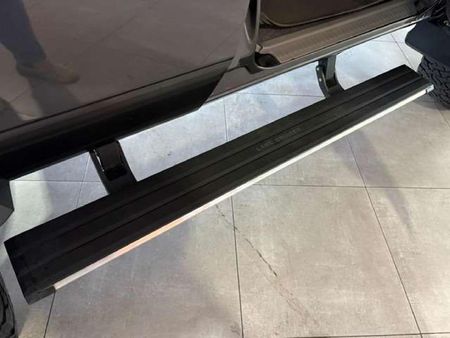 2025-Toyota-Land-Cruiser-76-28GD-6-Station-Wagon-VX_11