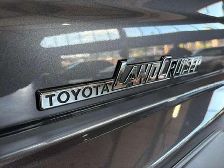 2025-Toyota-Land-Cruiser-76-28GD-6-Station-Wagon-VX_13