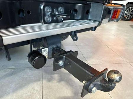 2025-Toyota-Land-Cruiser-76-28GD-6-Station-Wagon-VX_14