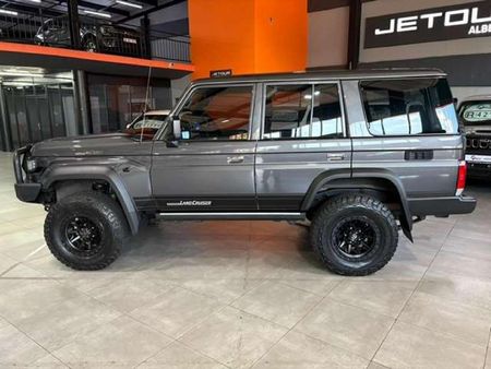 2025-Toyota-Land-Cruiser-76-28GD-6-Station-Wagon-VX_3
