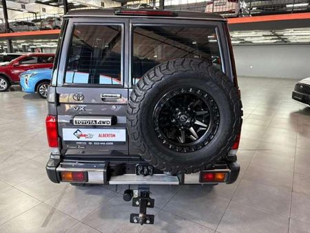 2025-Toyota-Land-Cruiser-76-28GD-6-Station-Wagon-VX_6