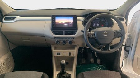 2026-Renault-Triber-10-Evolution_21