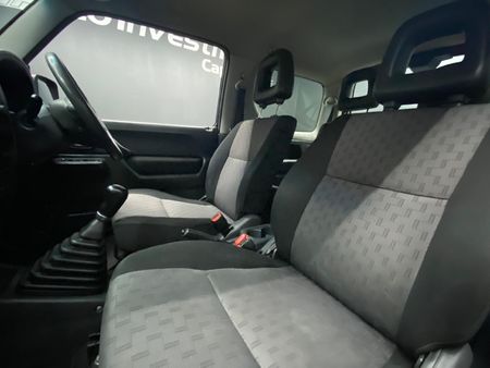 2008-Suzuki-Jimny-13_7