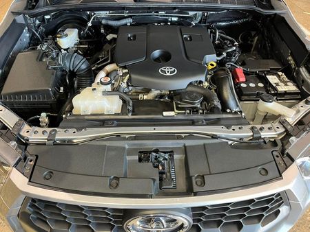 2024-Toyota-Hilux-24-GD-6-Raised-Body-Raider-Double-Cab_8