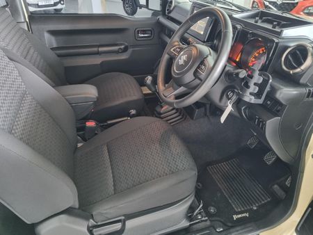 2024-Suzuki-Jimny-15-GLX_6