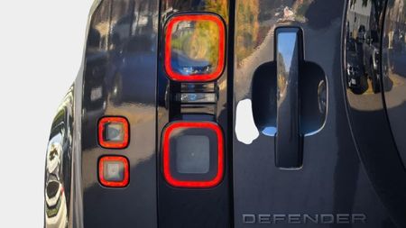 2026-Land-Rover-Defender-90-D350-X-Dynamic-HSE_15