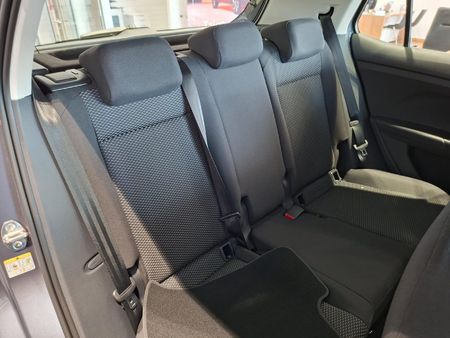 2026-Volkswagen-T-Cross-10-TSI_13